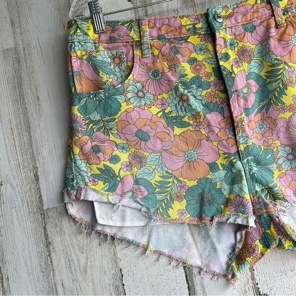 Womens Size 16 Highest‎ Rise Cheeky Shorts by Wild Fable Floral Hippie Fall Vibe - Picture 9 of 14